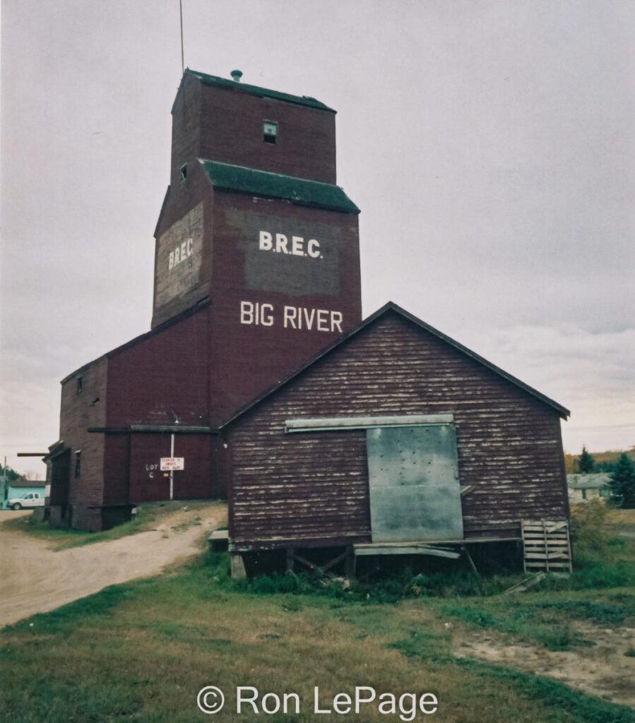 Big River, SK grain elevator, Sep 2001. Contributed by Ron LePage.