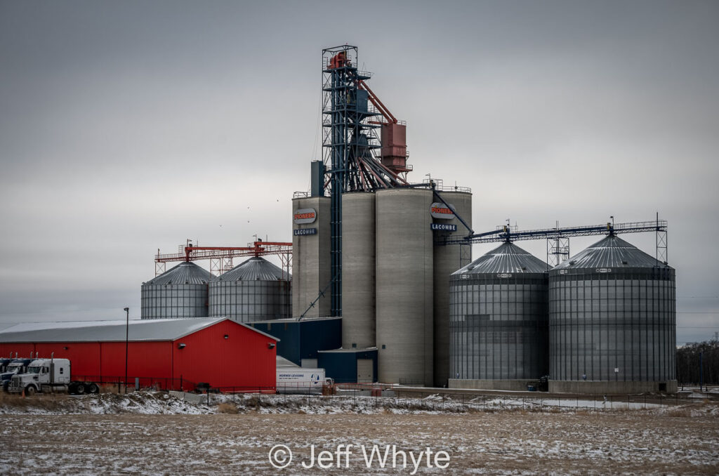 Pioneer grain elevator at Lacombe, AB, 2021. Contributed by Jeff Whyte.