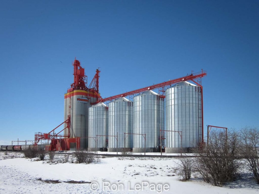 Olds, AB grain elevator, Apr 2011. Contributed by Ron LePage.