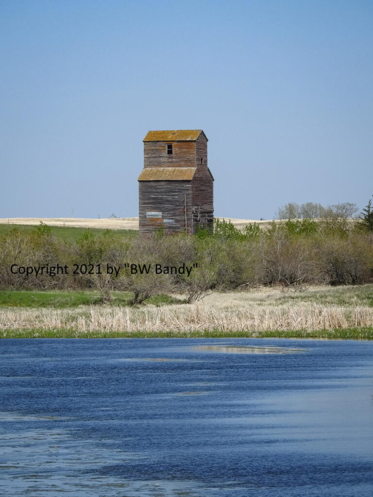 Deveron, SK grain elevator, May 2021. Contributed by BW Bandy.