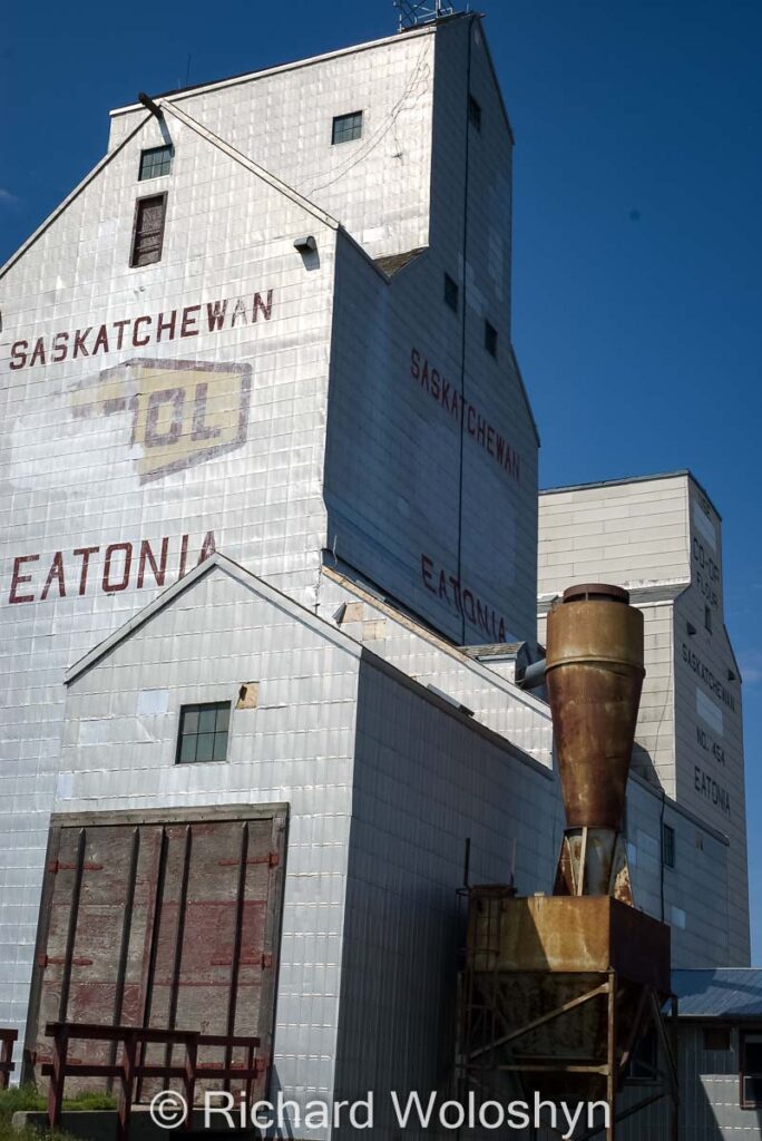 Eatonia, SK grain elevator, Sep 2010. Contributed by Richard Woloshyn.