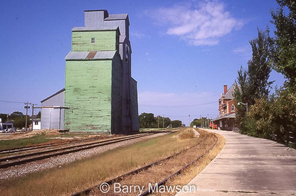 Cargill grain elevator in Dauphin, MB, 1996. Contributed by Barry Mawson.