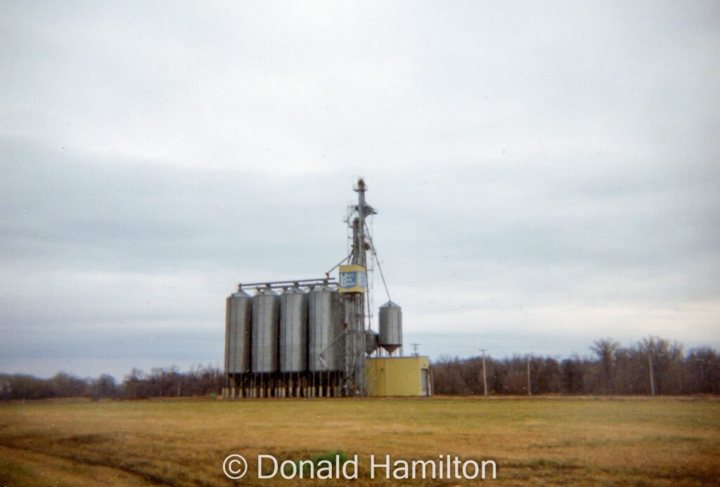 UGG grain facility in Carman, Manitoba, Oct 1994