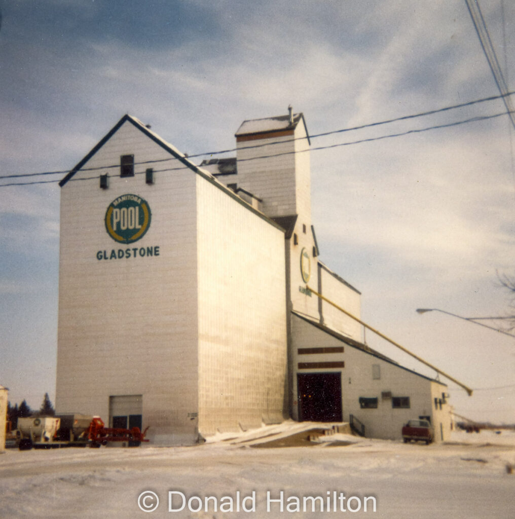 Manitoba Pool grain elevator in Gladstone, MB, December 1990