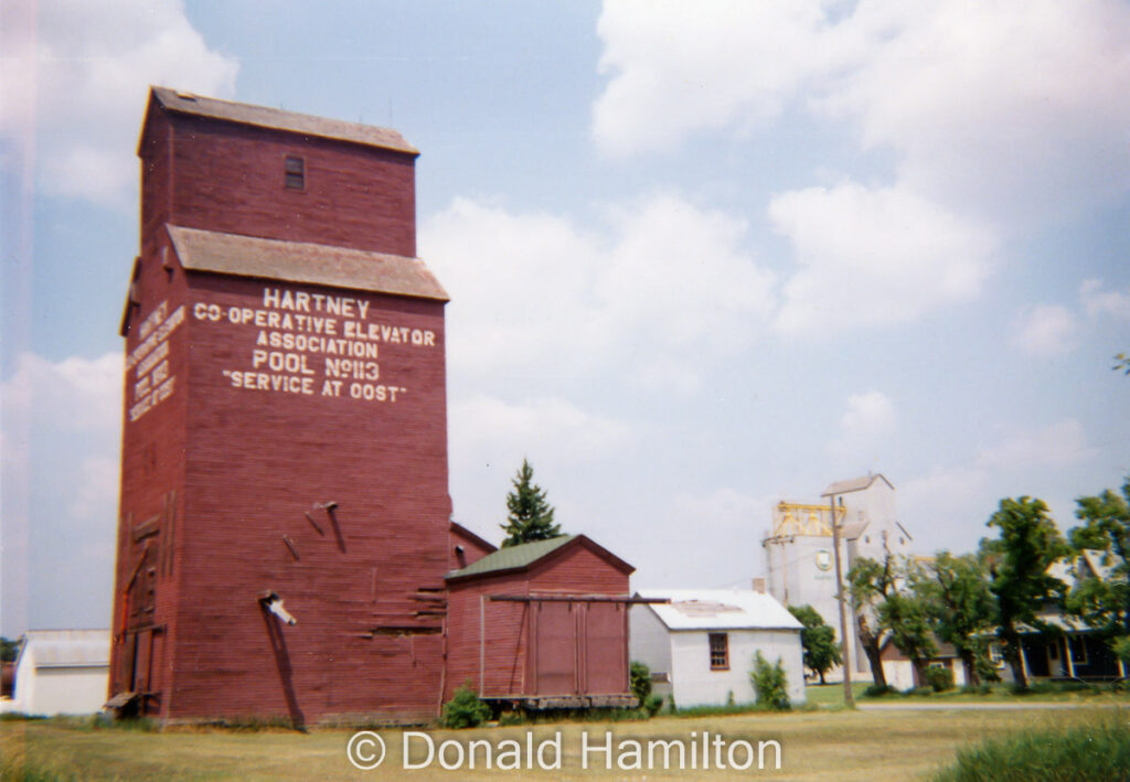 Brown Pool grain elevator in Hartney