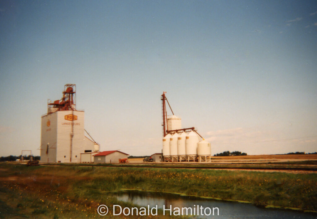 Saskatchewan Wheat Pool grain elevator at Langenburg, SK, Aug 1995.