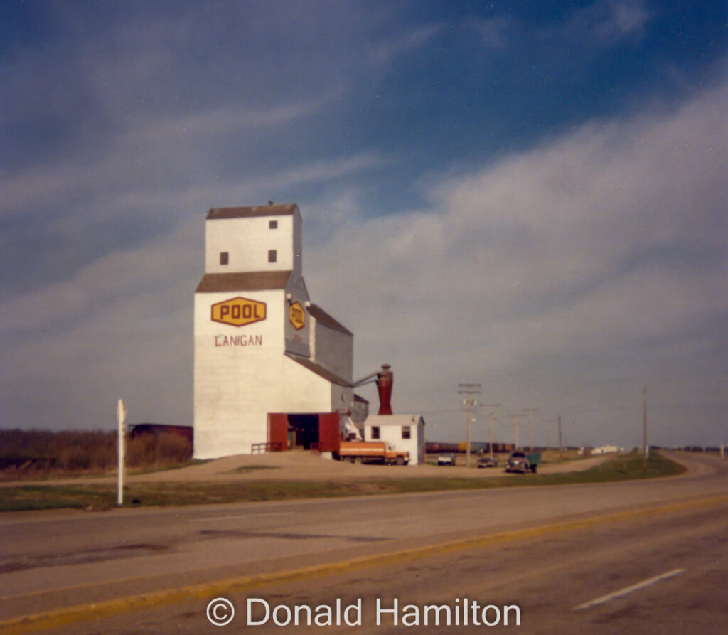 Saskatchewan Wheat Pool grain elevator at Lanigan, 1990