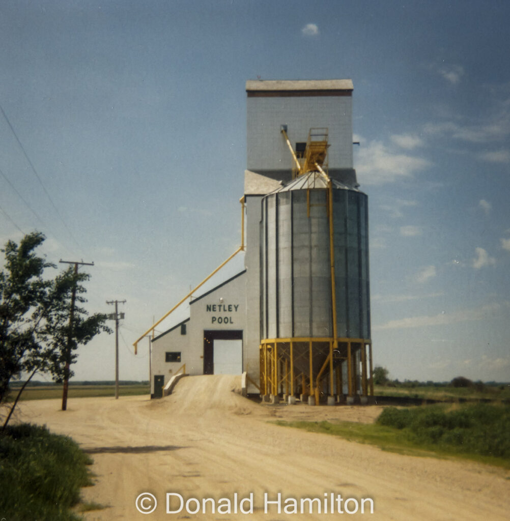 Netley, MB Pool grain elevator, April 1991.