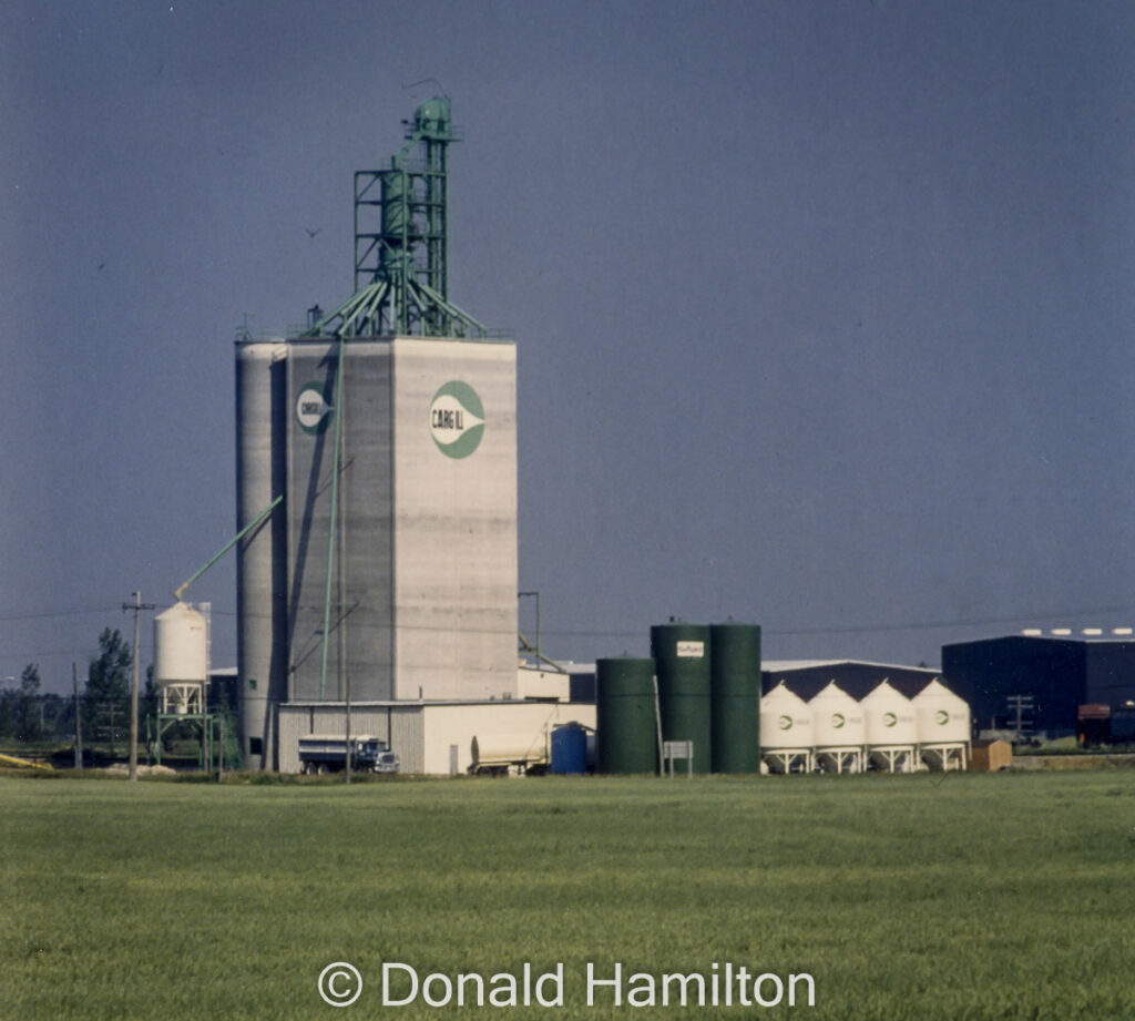 Cargill grain elevator in Winnipeg East, 1990