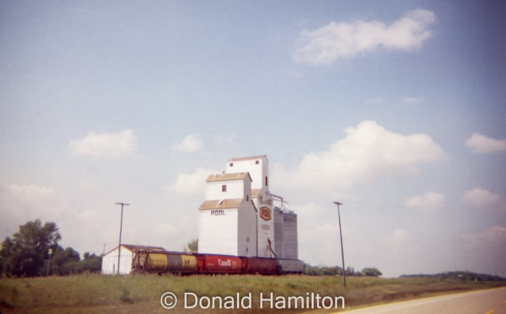 Kuroki Pool grain elevator, August 1994.