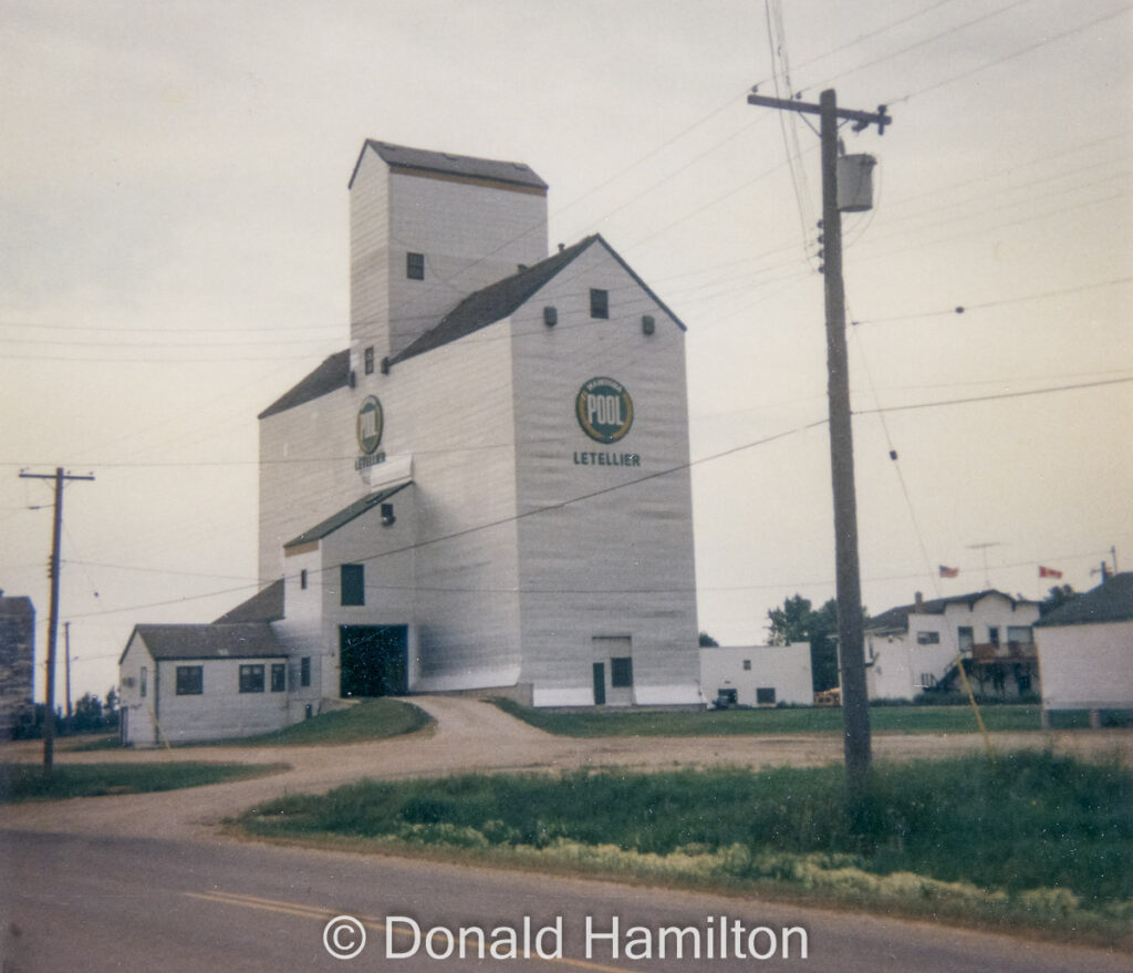 Manitoba Pool grain elevator in Letellier, August 1991
