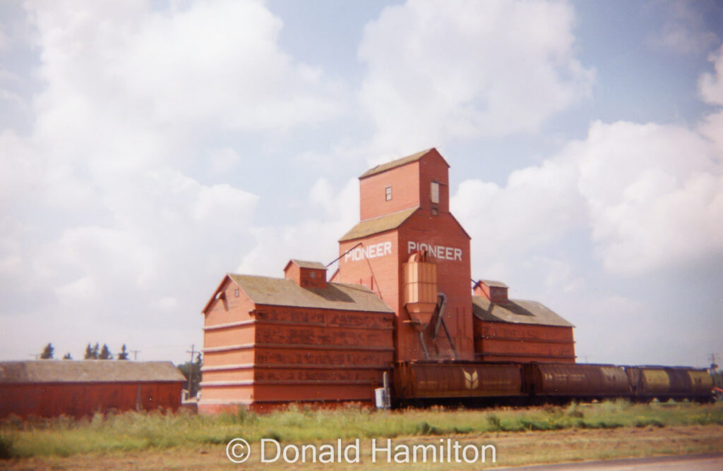 Pioneer grain elevator in Margo, SK, August 1994.