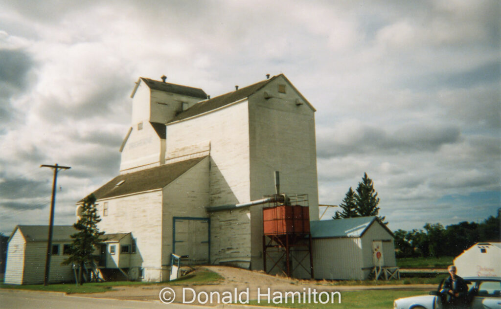 UGG grain elevator in Treherne, Manitoba, August 1995.