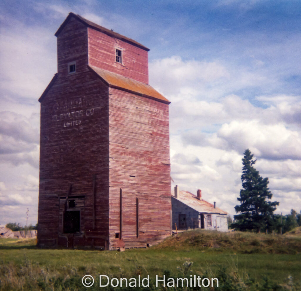 Walpole Siding, SK, grain elevator, June 1994.