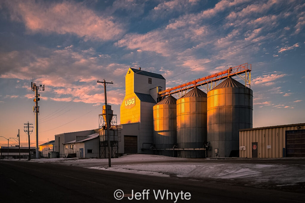 Ex UGG grain elevator in Wetaskiwin, AB, Dec 2020.