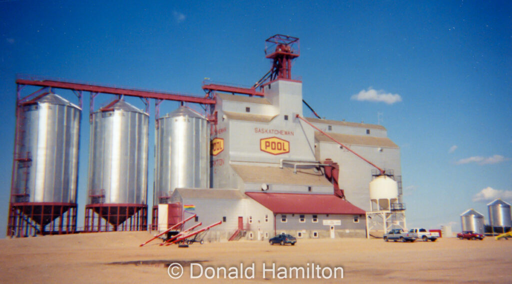 Saskatchewan Wheat Pool "C" grain elevator, Yorkton, August 1995.