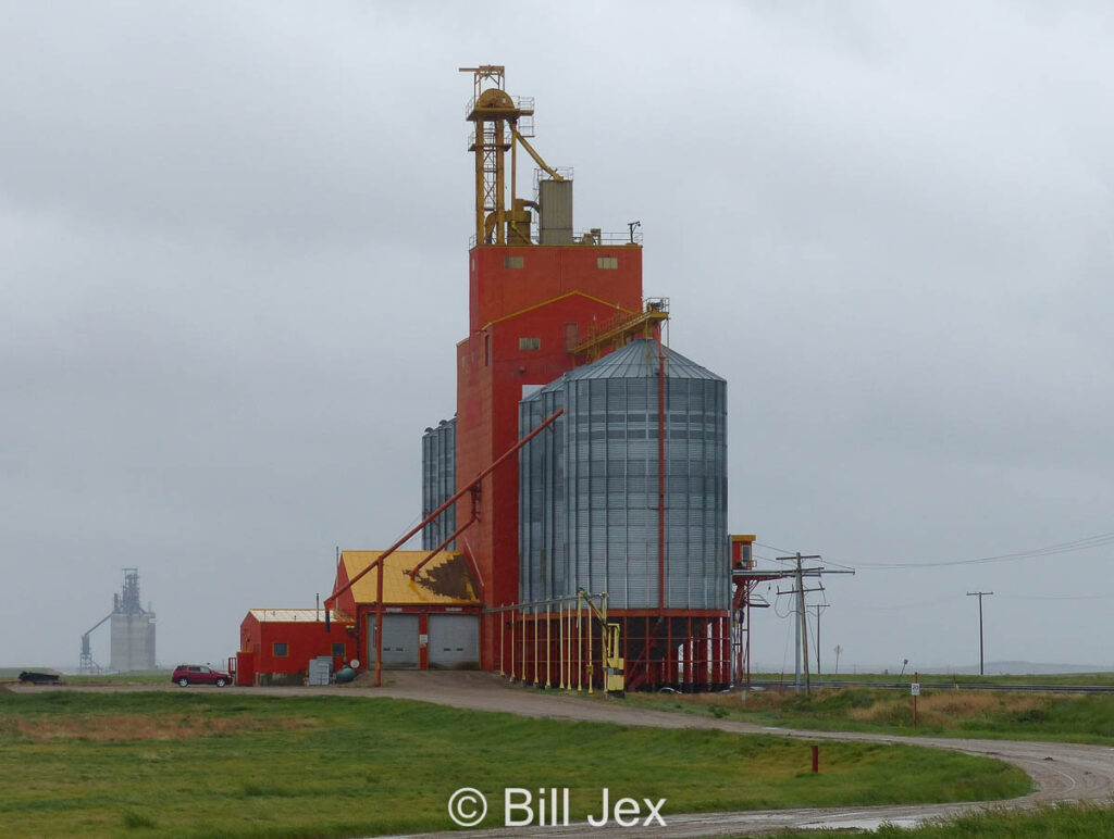 Former Pioneer grain elevator in Kindersley, SK, June 2022. Contributed by Bill Jex.