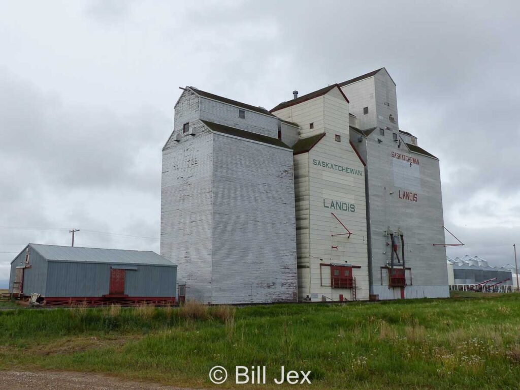 Grain elevator in Landis, SK, June 2022. Contributed by Bill Jex.