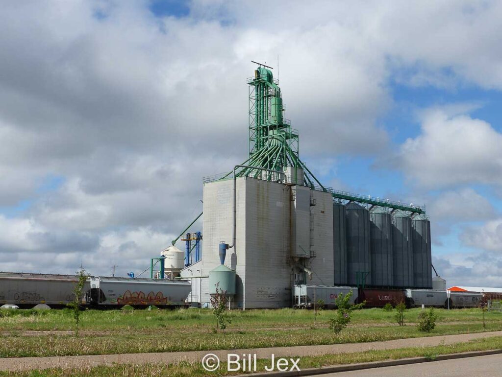 Ex Cargill, now Viterra grain elevator in Vermilion, AB, June 2022. Contributed by Bill Jex.