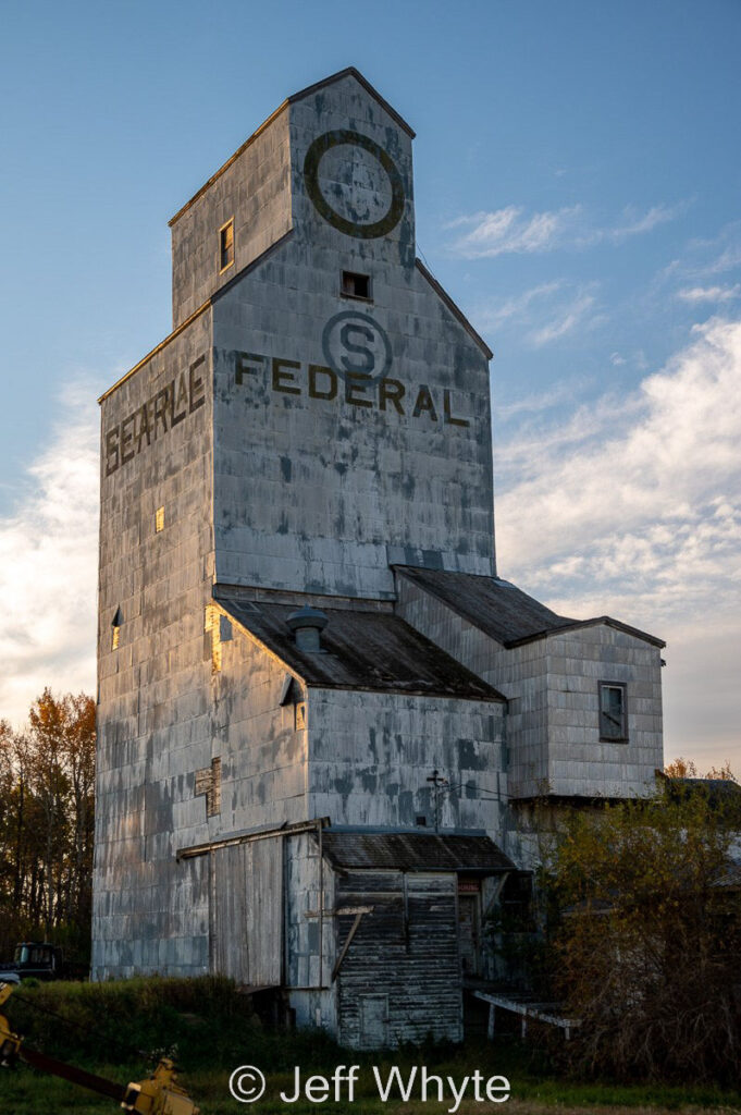 Ex Federal, ex Searle grain elevator in Gronlid, SK, Oct 2022. Contributed by Jeff Whyte.